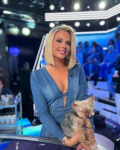 Kelly Vedovelli Instagram - PUBLICITE 😍nouveau code => 😎KELLY02😎 (-15% dès 29 d’achat, -20% dès 69 d’achat sur plus de 300 K produits sur le site français ) et des références de produit/ liens courts 😍 @sheinfrance_ @sheinofficial #SHEINFrance #SHEINstyle #accessibleettendance #SHEINforall Je vous donne Rendez-vous sur le site SHEIN France pour plus de nouveautés de tendance à prix réduit !