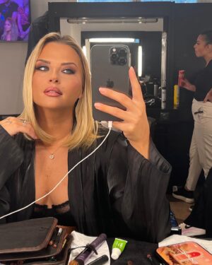Kelly Vedovelli Instagram - Ready to go => @tpmptv 🖤