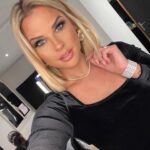 Kelly Vedovelli Instagram - Ready 🖤 With @apmmonaco @apmgirls_europe (Collaboration commerciale non rémunérée ) @sheinfrance_ ( ancienne collaboration commerciale) Collier offert par ma mère