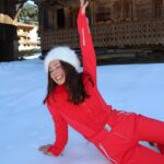 Kellyn Sun Instagram - Matching the red slopes with @mysundayski ❤️