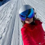 Kellyn Sun Instagram - Matching the red slopes with @mysundayski ❤️
