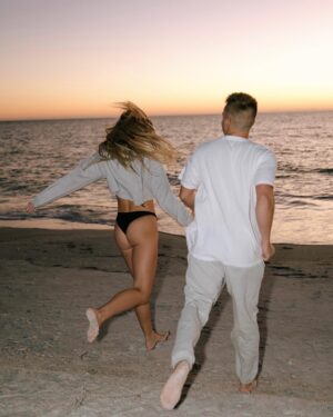 Kelsey Owens Instagram - Highly recommend putting on sweats & taking sunset pics on the beach with your person cuz wow these got me feeling some type of way🥹🥹 Which ones your fav?