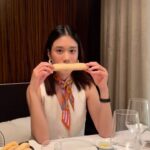 Kemisara Paladesh Instagram - Turning my live photos into this reel. Good food, great atmosphere @cafewolseleybangkok 😜👌🏻🫶🏻 #anantarasiambangkok #cafewolseleybangkok
