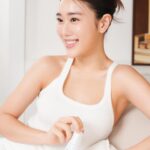 Kemisara Paladesh Instagram - Glowing skin is always in ✨ หลังจากที่ลองใช้มาตั้งแต่ปีที่แล้ว ความหมองคล้ำจุดด่างดำก็หมดไป ด้วยไบร์ทเทนนิ่งเอสเซนส์ GenOptics Ultraura Essence ของ SK-II ทำให้หน้าเบลล์เปล่งประกาย มีออร่ามาก ยิ่งใช้คู่กับครีมกันแดด Atmosphere Airy Light UV Cream ที่เนื้อบางเบา ทาง่าย แถมช่วยบำรุงผิวควบคู่ไปอีก 😊 อย่าลืมมาทดลองสินค้าและรับโปรโมชั่นมากมายที่ Pop Up ที่ห้างสรรพสินค้าเซ็นทรัลลาดพร้าว ชั้น 1 ตั้งแต่วันที่ 28 มีนาคม – 3 เมษายน กันน้า! #PITERA #GUE #skiiuvcream #skiith #skiipartner