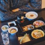 Kemisara Paladesh Instagram - เรานั่งรถไฟไปเร็วสุด 44 นาทีก็ถึงสถานี Hon Kawagoe แล้ว! สิ่งแรกที่พุ่งตัวไปเลยก็คือที่ร้านยืมชุดกิโมโน Vasara ที่นี้มีชุดกิโมโนให้เลือกหลายแบบ ไม่ว่าจะเป็นแบบใหม่แบบเก่า มีให้เลือกเยอะมากก เสร็จแล้วเราก็ใส่ชุดไปที่ศาลเจ้า Kawagoe Hikawa เป็นศาลเจ้าที่ใครที่มา Kawagoe ต้องแวะมาขอพรสิ่งศักดิ์สิทธิ์ที่นี้ เราเดินเล่นถ่ายรูปในศาลเจ้าสักพักก็ถึงเวลาที่ต้องออกไปเดินเที่ยวที่ Little Edo ต่อ ร้านแรกที่แวะเลยก็คือร้าน miffy storehouse kitchen & bakery kawagoe store น้องตัวกระตูนกระต่าย เค้ามีขนมที่ทำเป็นหน้า miffy เยอะมาก แถมในร้านก็มีขายของกระจุกกระจิกที่เป็นลายกระตูน miffy อีกด้วย น่ารักมากกกก เที่ยงพอดีก็ถึงเวลาที่เราต้องกินอาหารเที่ยง อาหารเที่ยงวันนี้เราหรูหรามาก เรามากินร้าน Ryoutei Yamaya เป็นร้านอาหารสไตล์คนชั้นสูงของยุคเอโดะค่ะ ร้านนี้มีมาตั้งแต่ปี 1868! นานมากก แต่เค้ายังคงรักษาสถานที่ไว้ได้ดีมากๆค่ะ อาหารก็จะมาเป็นเซ็ตเล็กๆ เห็นแบบนี้แต่จริงๆอิ่มมากกกก กินข้าวเสร็จเราก็ไปเดินเล่นต่อที่ Toki no Kane เป็นหอนาฬิกาซึ่งเป็นอีกหนึ่งแลนด์มาร์คที่ใครได้มาที่ Kawagoe ต้องได้แวะมาถ่ายรูปที่นี้ นาฬิกาจะดัง 4 ครั้งต่อวัน ใครโชคดีไปเวลาที่เค้าดังก็ได้มู้ดกันไป เสร็จเราก็แวะกินกาแฟสตาร์บัคส์ที่ Little Edo นิดนึง เพราะสถาปัตยกรรมและการตกแต่งสาขานี้ทำให้เบลนอินกับความเก่าแก่ของย่านมากๆ สวยและบรรยากาศดีมากๆค่ะ เราเดินไปเรื่อยๆเราก็แวะกินของหวานก่อนที่จะถึงเวลาข้าวเย็นสะหน่อย เราแวะร้าน Kawagoe Pudding ที่อร่อยมากๆๆๆๆๆ แบบมากกกก เราสั่งเป็นตัวที่มีไอติมด้านบนและรสสตรอว์เบอร์รี เสร็จเราก็ไปกินร้านมันหวานที่ร้าน Minamimachi Coffee เออคือหลายๆร้านที่นี้เค้าก็ขายพวกมันหวานกันเยอะ เพราะที่นี้เค้าปลูกเองนะ มันอร่อยมากกกก ร้านข้าวเย็นของเราจะอยู่ในตัวเมืองเข้าไปอีก ซึ่งเราก็เดินผ่าน Creamall Street เป็นถนนคนเดินตอนกลางคืนเนี่ยแหละ มีร้านอาหารและตู้คีบตุ๊กตาเต็มตลอดทั้งทาง และเราก็เดินทางมาถึงร้านอาหารเย็น Shinra Garden เป็นร้านเนื้อย่างที่ดังมากๆใน Kawagoe นะคะ เนื้อเค้ามีให้เลือกหลากหลายแบบมาก ที่สำคัญ อร่อยทุกจาน! จบวันแบบกลิ้งกลับโรงแรม Sunshine City Prince ค่ะ เพราะกินมาทั้งวันจริงๆ แต่อิ่มอร่อยและสนุกมาก