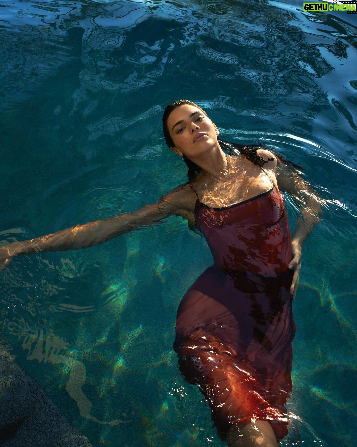 Kendall Jenner Instagram - 10 years since i started my journey in this industry and i’m feeling all the emotions, but mostly, gratitude. i came into it young, nervous, excited, eager and also, unsure of how it would all turn out. i’ve seen the world and met so many incredible humans/creatives. modeling has changed my life. i am so grateful for the people who have believed in me along the way. proud of myself for working hard, staying true to me and taking care of my wellbeing. thank you Vogue and Anna for being constant supporters. i’m living my dream. if i could go back and start all over i would do it again and just give my 17 year old self a hug and tell her it’s all gunna work out! i’d be so lucky to experience another 10 years. the journey isn’t over ❤️ @voguemagazine shot by @mertalas @macpiggott