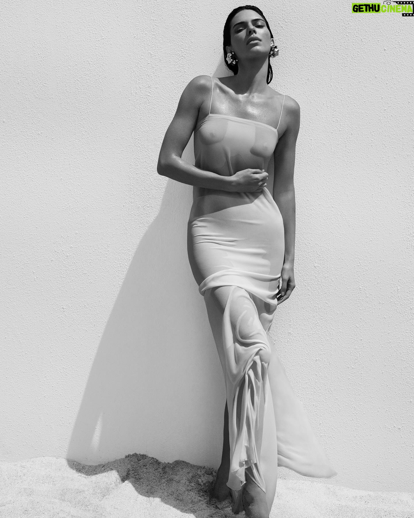 Kendall Jenner Instagram - 10 years since i started my journey in this industry and i’m feeling all the emotions, but mostly, gratitude. i came into it young, nervous, excited, eager and also, unsure of how it would all turn out. i’ve seen the world and met so many incredible humans/creatives. modeling has changed my life. i am so grateful for the people who have believed in me along the way. proud of myself for working hard, staying true to me and taking care of my wellbeing. thank you Vogue and Anna for being constant supporters. i’m living my dream. if i could go back and start all over i would do it again and just give my 17 year old self a hug and tell her it’s all gunna work out! i’d be so lucky to experience another 10 years. the journey isn’t over ❤️ @voguemagazine shot by @mertalas @macpiggott