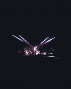 Kenia Os Instagram - El Salvador 🇸🇻 Primer show acá y me fui con mil ganas de volver con ustedes. Nos vemos el proximo añito bbs