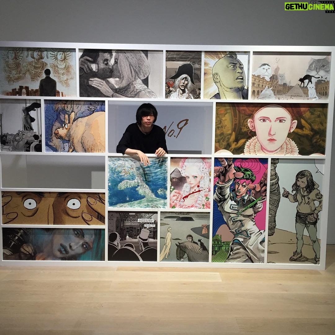 Kenshi Yonezu Instagram - No.9展。内覧会の日に尊敬する漫画家さんたちと少しだけ話をすることができて嬉しかった。がんばろう。