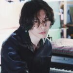 Kenshi Yonezu Instagram - 🙋‍♂️ @loewe