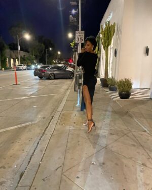 Kenya Moore Instagram - This short hair got me feeling a little 🌶! 😂❤️