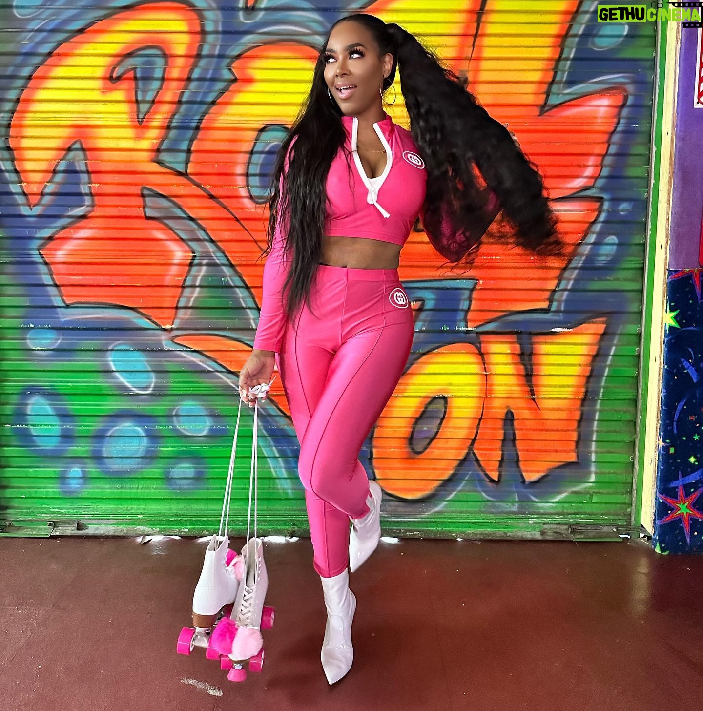 Kenya Moore Instagram - This music video was so much fun! Now you know I can skate I’m from #Detroit! Catch the premier now of @drewsidora “you already know” it’s truly a bop! Say what you want but the girl can sang!!!
