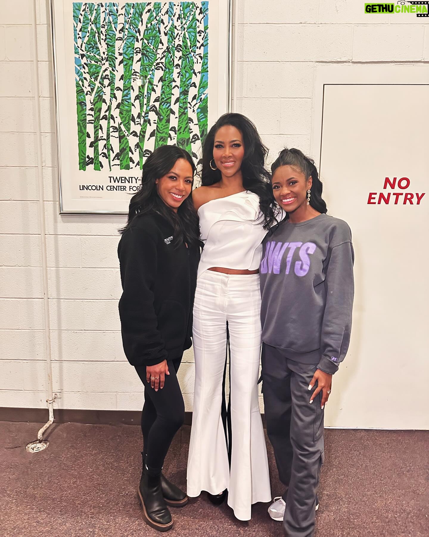 Kenya Moore Instagram - @dwtstourofficial was amazing seeing my dance family! I miss them so damn much! And Miss @charitylawson let’s go Season 16! @bravotv let’s make this happen for both of us! 😆 she’s already a Georgia Peach! And I need a peach! And my sisters @brittbenae @theemmaslater @daniellakaragach just perfection I’m alway left in awe watching how beautiful you move and the sisterhood you share! And my handsome and kind men!!! Just wow! My perfect dance partner @brandonarmstrong , the sexy @glebsavchenkoofficial @theartemc @alanbersten and @pashapashkov y’-ll have all the moves! I truly love and miss you all! I’ll be dusting off my dancing shoes soon! #dwts #dancing @dancingabc @bravotv