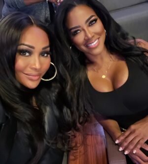 Kenya Moore Instagram - #nomoredrama 

@therealmaryjblige concert ❤️❤️