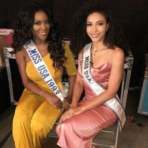 Kenya Moore Instagram - I’m devastated I just found out about My friend @chesliekryst passing I just don’t know what to say what to feel this is crazy.
We were always texting and talking and in constant contact laughing and sharing. Literally I  just spoke to her last week. 

She was a glorious human being and so sweet and caring I just can’t deal with this. She made me so proud to call her my sister and the world proud. A true role model I looked up to HER! 
God please comfort her family the world has lost a truly special human being. I’m just so devastated 🖤