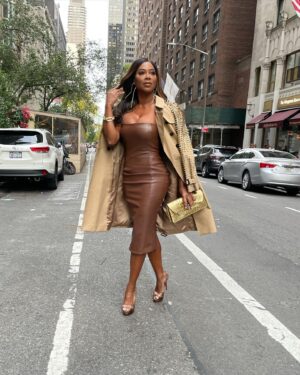Kenya Moore Instagram - In these NY streets looking for a heart to break 💔😝