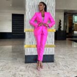 Kenya Moore Instagram – When the face card and credit card never declines. 

Suit: @dolcegabbana 
Shoes: @tomford 
Hair care: @kenyamoorehair  at @cvspharmacy  and @sallybeauty 
Makeup: @tayriverabeauty 
Hair: @ginaeverett