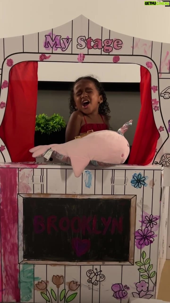 Kenya Moore Instagram - Ladies and gentlemen for your viewing pleasure Miss Daly will be performing…. Well after many technical Difficulties we actually saw a show. Starring Brooklyn Director Brooklyn Lighting Design: Brooklyn Server:Brooklyn Writer: Brooklyn Stage Hand: Brooklyn Usher: Brooklyn Clean up crew: Brooklyn Props: Brooklyn Set Design Brooklyn #liveshow #rhoa #toddlerlife #personality