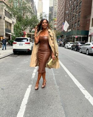 Kenya Moore Instagram - In these NY streets looking for a heart to break 💔😝