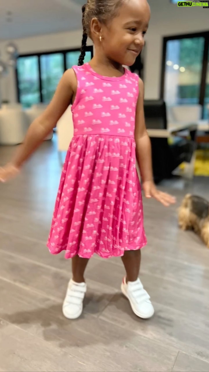 Kenya Moore Instagram - First Day of School @thebrooklyndaly ! Thank you @barbie X @poshpeanut for the dress. Now get your 🙌🏾 up!