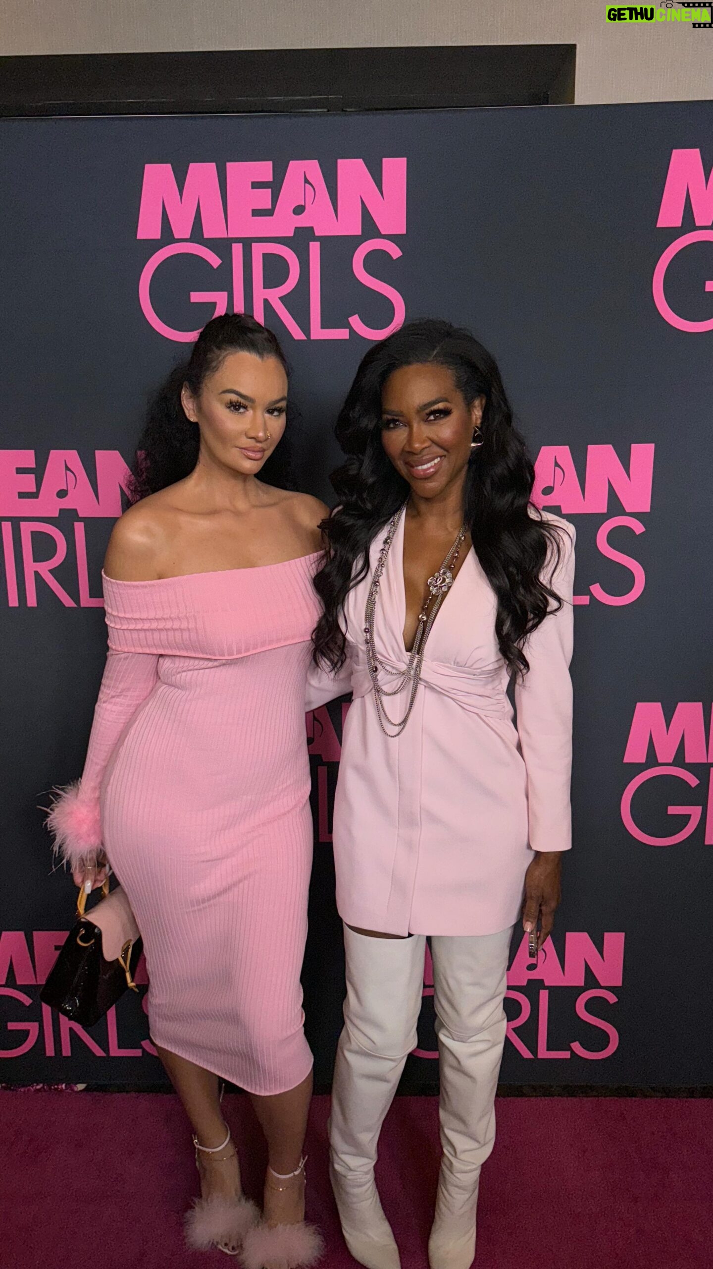 Kenya Moore Instagram - I canโt let the day go by without wishing this beautiful, kind and thoughtful human being a happy birthday @ak.gobang . You are a one-of-a-kind and Iโm so blessed to call you a friend and TT Kilah as Brooklyn says. ๐๐ฅณ๐ .