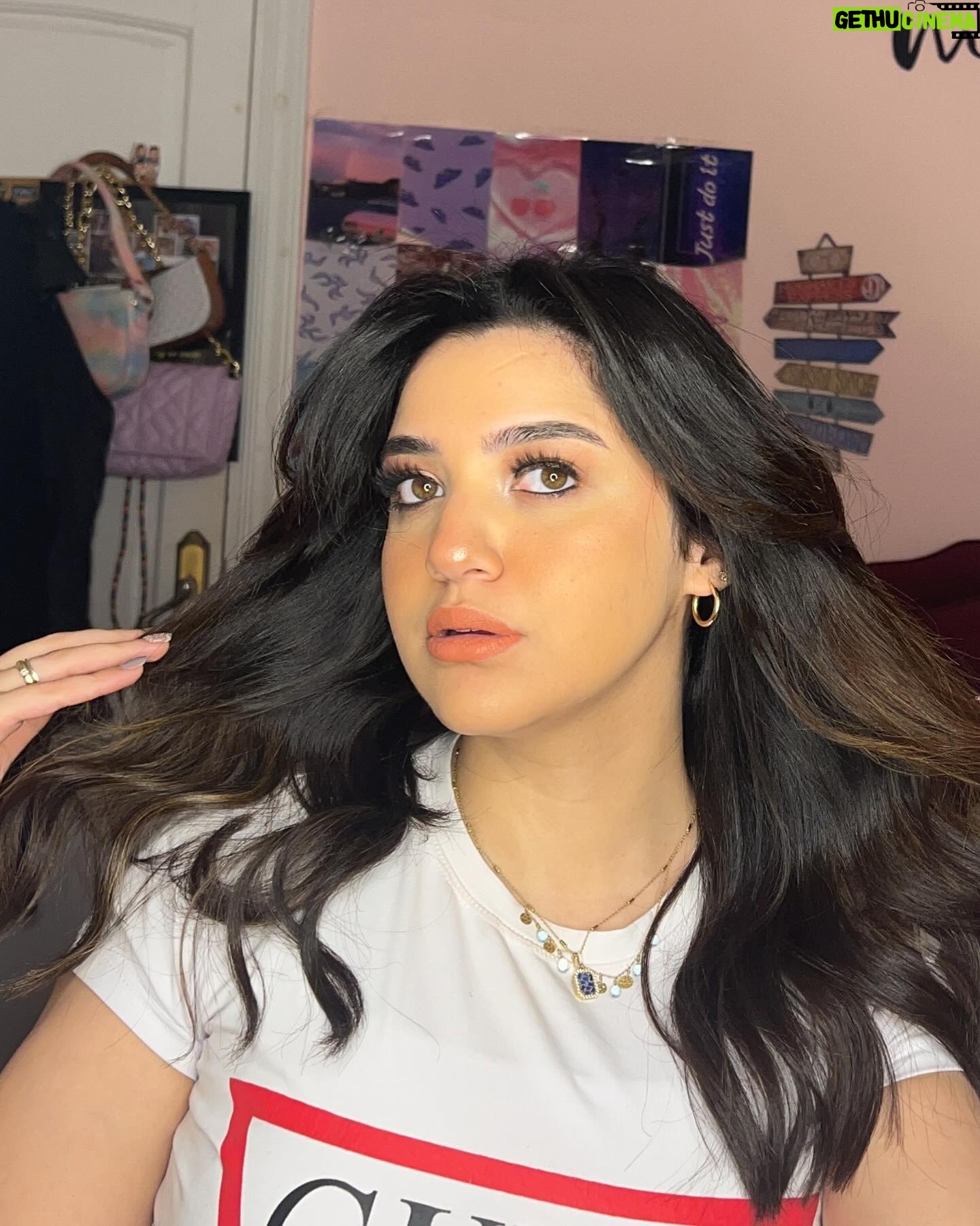 Kenzy Madbouly Instagram - Hair transitions 👱🏻♀️💇🏻♀️