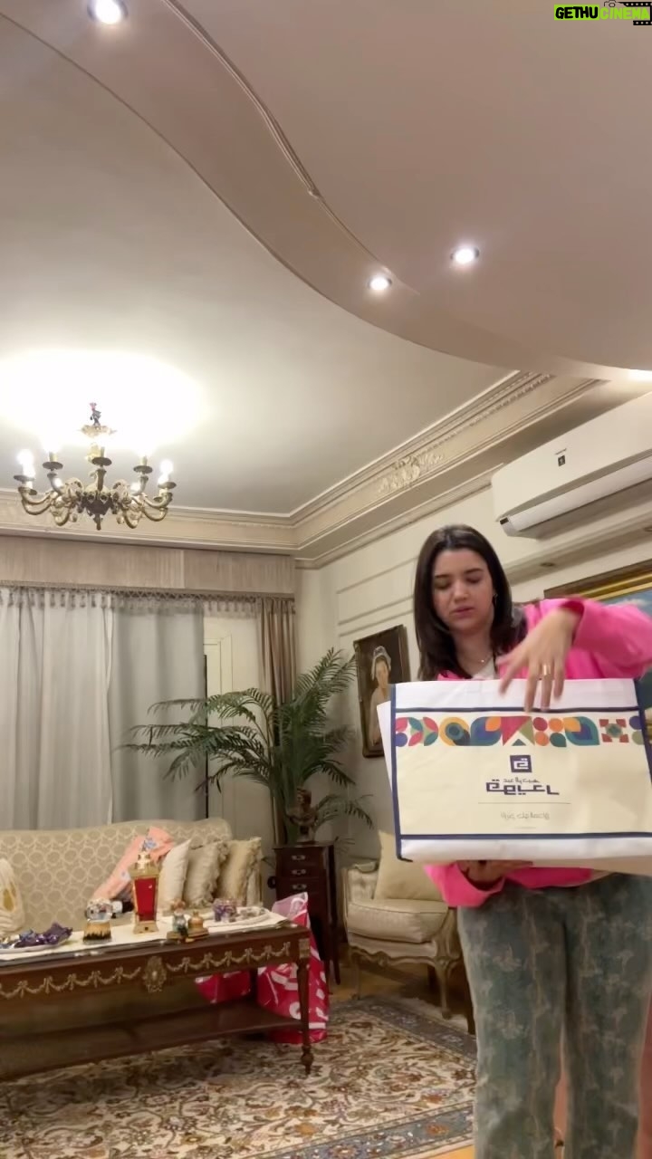 Kenzy Madbouly Instagram - اخدت الصدمة في اخر الفيديو😂🤍 @abdel.rahim.koueider