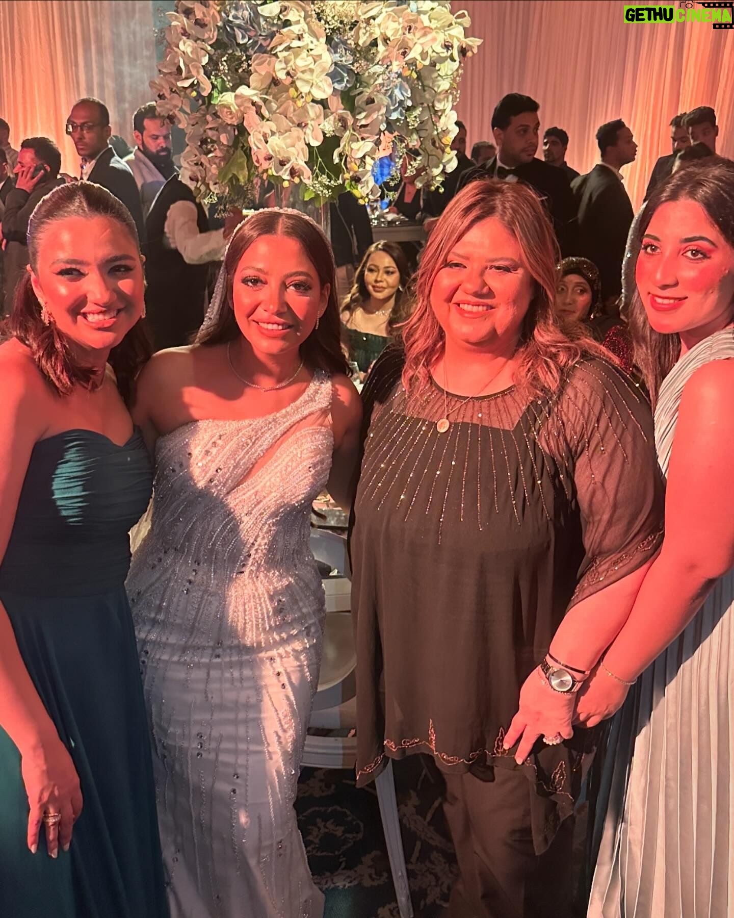 Kenzy Madbouly Instagram - Salma’s wedding ♥️👰🏻♀️ اخر صورة احلى صورة😂