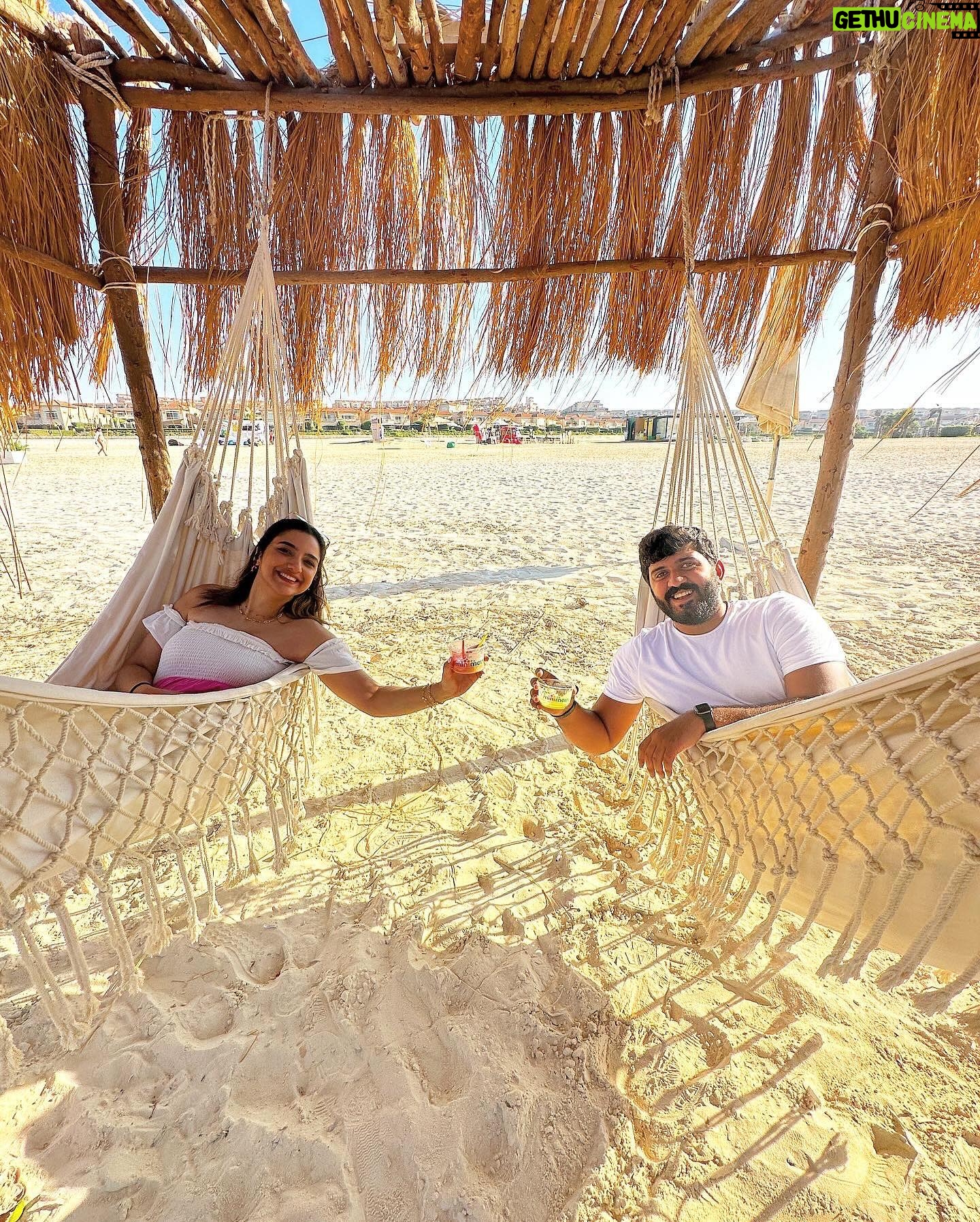 Kenzy Madbouly Instagram - Summer is almost here and i miss it already 🤍☀️🕶️🌅 بتحبوا ايه اكثر الصيف ولا الشتاء؟