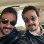 Kerem Alışık Instagram - #Repost @sadri_alisik Adana’da çekimden Konya’da oyuna giderken.. Abi-kardeş pardon pardon baba-oğul yolculuğu gibi yok😀