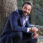 Kerem Alışık Instagram - Kendimi çok özledim... Bir zamanlar ne güzel gülerdim... O bir zamanlarda akşam Çukurova da buluşmak üzere...