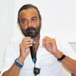 Kerem Alışık Instagram – Satın alınamayan şeyleri  seviyorum..deniz gibi..gökyüzü gibi..ay ışığı gibi..sevgi gibi .
İtalya da bana gösterdiğiniz sevgi  ve layık gördüğünüz  ödül için çok teşekkür ederim..
Ülkemizde yaptığımız güzel işlerin dünyanın her yerinde ilgi ve beğeni görmesi bizlere büyük bir gurur ve mutluluk veriyor..
Teşekkürler Sicilya ..