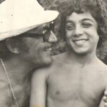 Kerem Alışık Instagram - Yüreğimin inkar etmediği yere aitim.su çocuğun gülüşünden belli... Sevmeyi direnmeyi güvenmeyi terlemeyi ögrendim ...Şu çocuğun bakışından belli.... Baba kucağına sığınmış kendini büyümüş zanneden biri gibiyim. su çocuğun çocukluğundan belli... Biriktirdiğim bütün mutluluklarımı harcadım artık yalnız bile değilim.. bu çocuğun büyüdüğünden belli... İnsan annesi babası olunce anlar içindeki çocuğun hiç olmeyecegini ve anladıkça kahrolur bunu anlamakta neden bu kadar geciktiğini.,. Kutlu olsun bugün..
