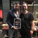 Kerem Alışık Instagram - Arif v 216 her yerde.... Gülüşümüzde,sözümüzde elimizde... Uğurlu, kademli olsun....