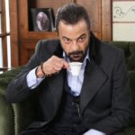 Kerem Alışık Instagram - Adam gözlerinin biraz siyahından biraz kahvesinden koymuş kahvesine.. ömrünün kırk yılı hatırına... kendi kalsın diye...