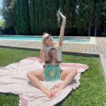 Kesha Instagram - GET NAKED AND LISTEN TO GAG ORDER ON VINYL! Preorder your vinyl NOW Link in bio. And then send me ur hot pics. Who needs clothes when you got my new record??!!