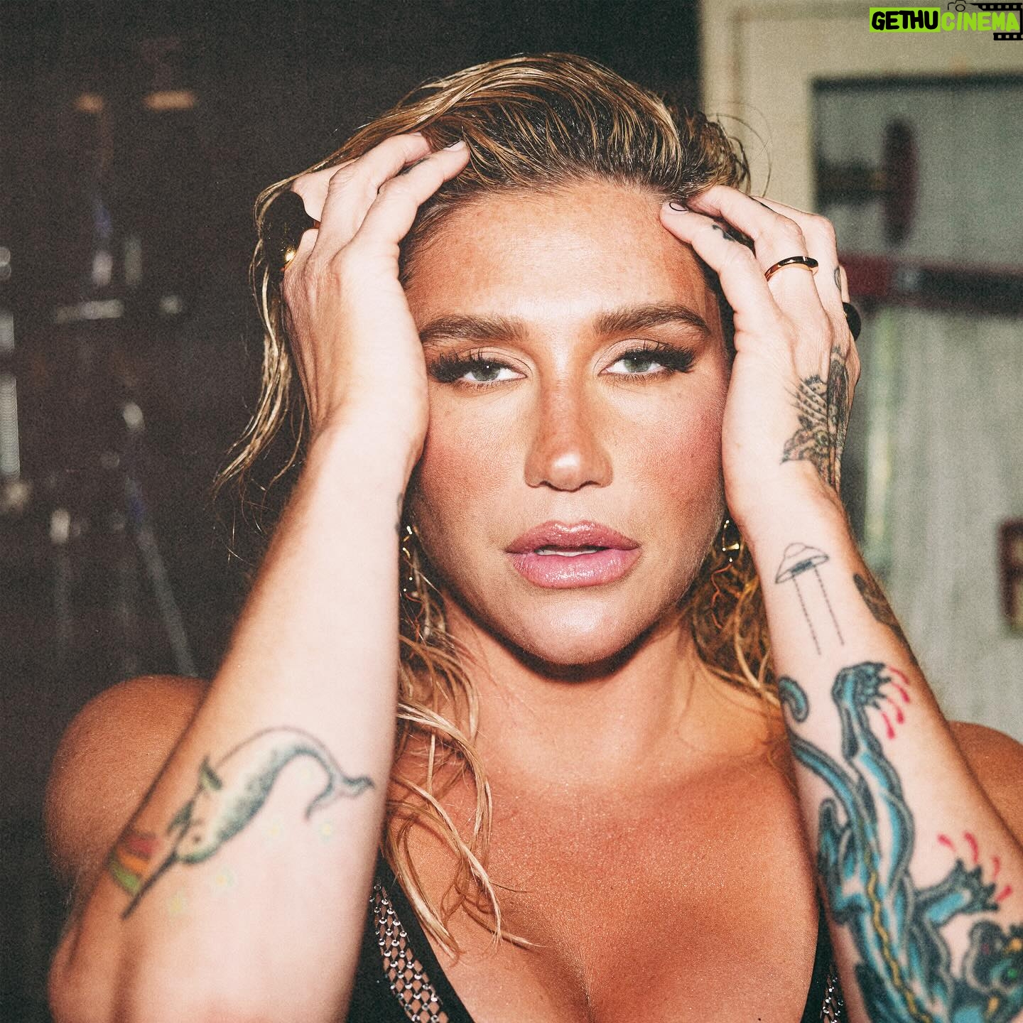 Kesha Instagram - kill the chaos... find the balance. #OnlyLoveTour