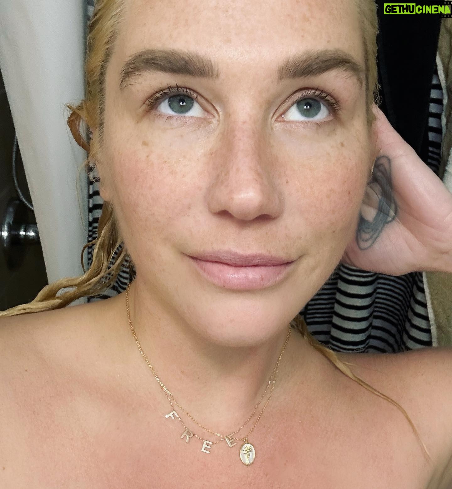 Kesha Instagram - Anyone else go to church this morning ?