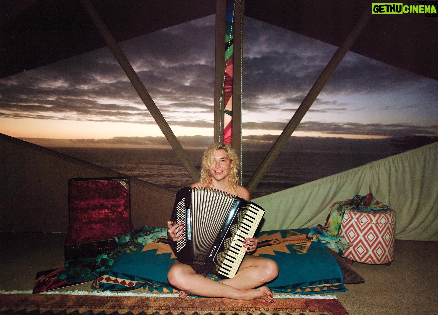Kesha Instagram - Spent my January in the forest writing and teaching others how to write banger pop songs. Thank you @mathiasrosenzweig for the insightful convo about it — online now on vmagazine.com @vmagazine photo @lemkeimages @jwalkinglady