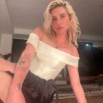Kesha Instagram - Happy Valentine’s Day to all the men I’ve had to kick out 💋