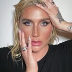 Kesha Instagram – Feeling like a billion ✨✨✨ THANK YOU ALL for bringing my first baby TiK ToK to ⁣
!!!! 1 BILLION STREAMS !!!!⁣ @spotify #billionsclub @todaystophits 
⁣
Tell me ur fave memory with TikTok!