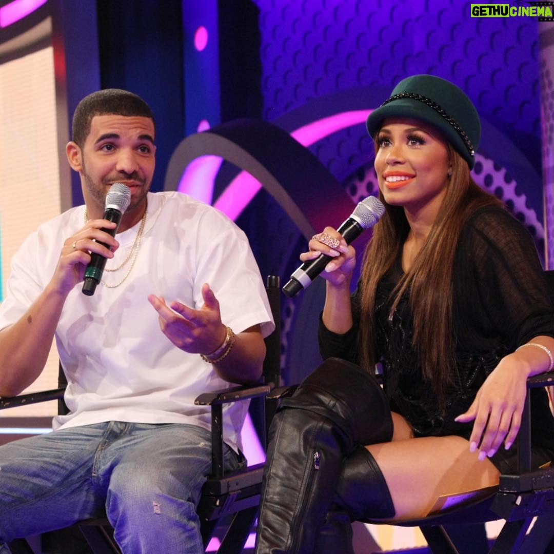 Keshia Chante Instagram - Hosting 106 & Park with @shadmoss for 2 years in NYC was a lot of fun. Made so many memories & great friends from this experience. The best audience, producers, crew, co-host & glam squad a girl can ask for! Here are some of my fav moments. Check my IG highlights for more ☺️ #106andpark @bet