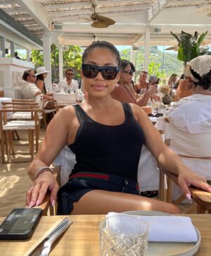 Keshia Chante Instagram - i’m out here loving me. wyd?