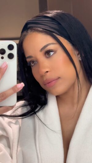 Keshia Chante Instagram - watch me chaotically try no-glue falsies for the first time (& fall in love? 👀) 
Lashes by @kissproducts, NOT an ad, just vibes lol