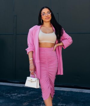 Keshia Chante Instagram - book smarts & street smarts, a deadly combo 🤍⚡️
📸: @emiliosanchez