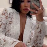 Keshia Chante Instagram - a few mins before the car pulled up 🥰