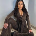 Keshia Chante Instagram - there’s a pool on the top floor