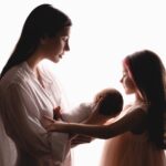 Ketevan Topuriya Instagram - Мы сделали Адаму фотосессию newborn.👼🏼 Я переживала, будет ли малышу комфортно, в таком нежном возрасте не просто сделать фотосъемку, но хочется запечатлеть на память эти трогательные моменты малыша. 🤗Девочки из @babybar.moscow профессионалы своего дела и легко организовали процесс приятный для всех, 💞бережно и трепетно обращались с Адамом, и всем нам было спокойно и приятно в их компании. Хочу сказать огромное спасибо команде, девочки, вы молодцы!🤗