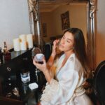 Ketevan Topuriya Instagram – Всем привет! Хочу рассказать вам про продукт, с которым решила познакомиться – TIME-FILLER от лаборатории Filorga. В этой красивой баночке – уход за кожей лица, необходимый в эту предновогоднюю пору, чтобы кожа была упругой и сияющей! Крем обладает освежающей эластичной текстурой, мгновенно впитывается, делая кожу мягкой и бархатистой. Filorga – одна из самых востребованных косметических марок во Франции, которая разрабатывает революционные средства по уходу за кожей.
Их средства включают в себя ингредиенты, которые раньше были доступны лишь в инъекциях. Собираюсь еще попробовать крем-бустер для сияния кожи Oxygen Glow, созданный по технологии PhotoPerfector HD со специальным пептидом для улучшения кожи и эксфолиант-мусс Scrub & Detox для интенсивного очищения, сочетающий в себе микросферы вулканического происхождения и папаин, обладающий обновляющими свойствами.
А вы пробовали продукцию от Filorga? Расскажите про ваши фавориты😇
@filorga_russia #filorgarussia #филорга