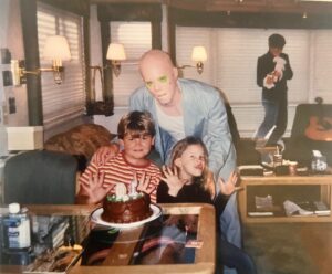 Kevin Bacon Instagram - This is what happens when dad is an actor and you have your tenth birthday on set. #TBT #HollowMan
